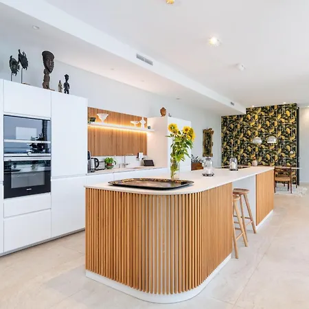 Futuriste - Exceptional With Panoramic View *